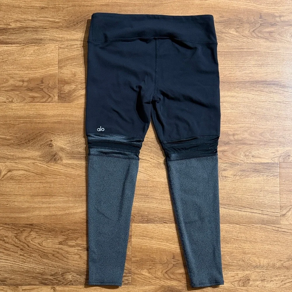 ALO Yoga Women Medium Black Cropped Fabric Block Leggings‎